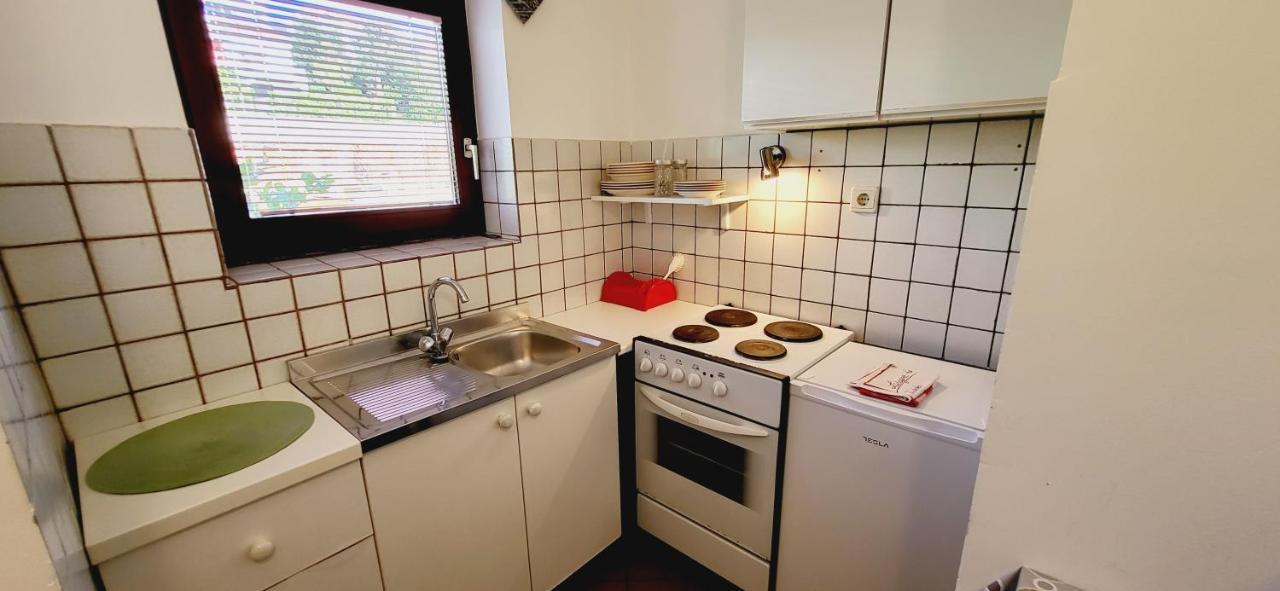 Apartments Italo By El-Pi Tours Njivice Dış mekan fotoğraf