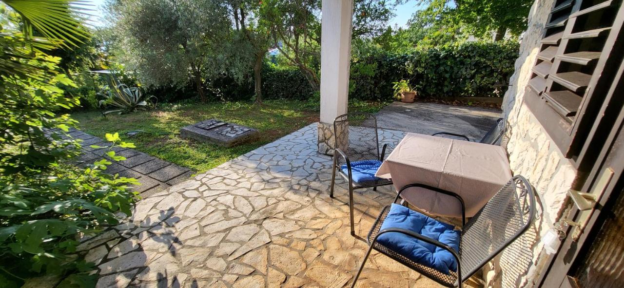 Apartments Italo By El-Pi Tours Njivice Dış mekan fotoğraf