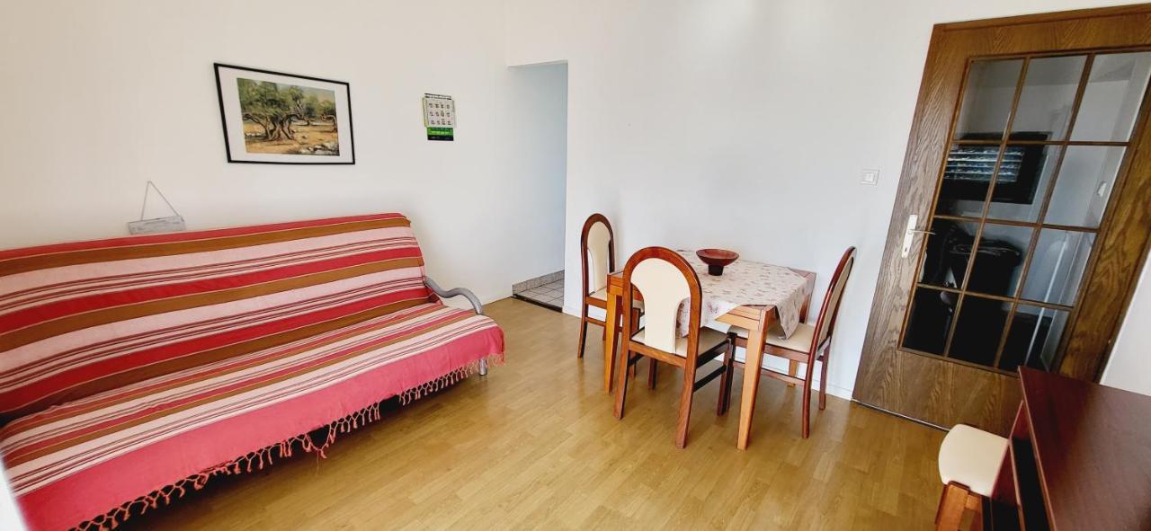 Apartments Italo By El-Pi Tours Njivice Dış mekan fotoğraf