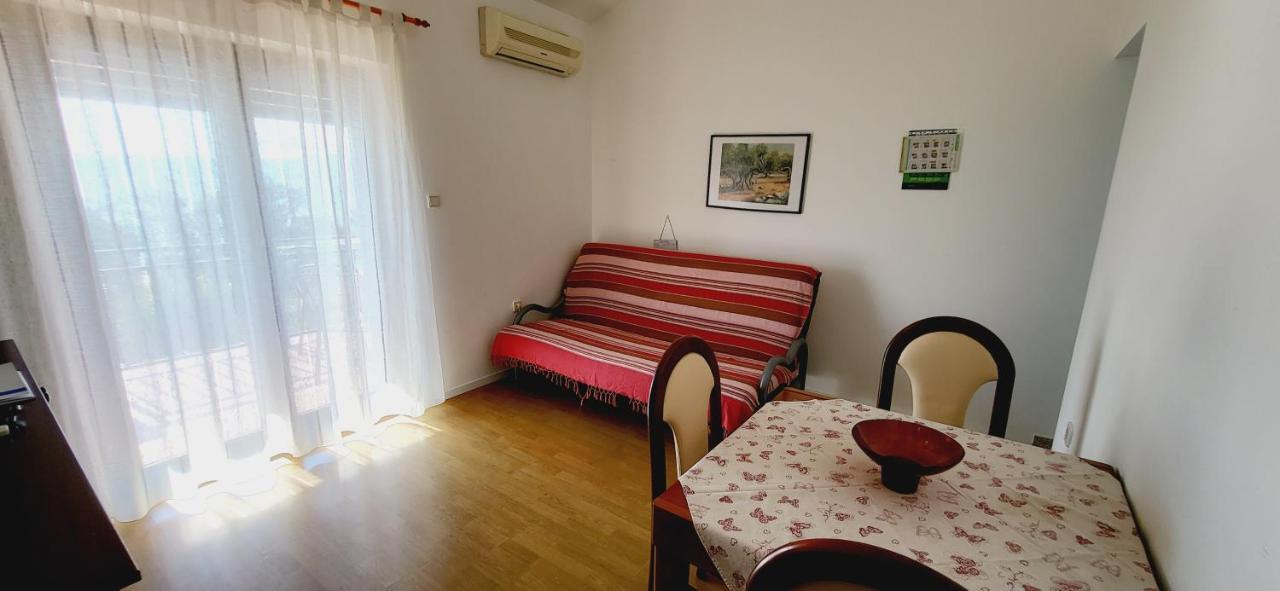 Apartments Italo By El-Pi Tours Njivice Dış mekan fotoğraf