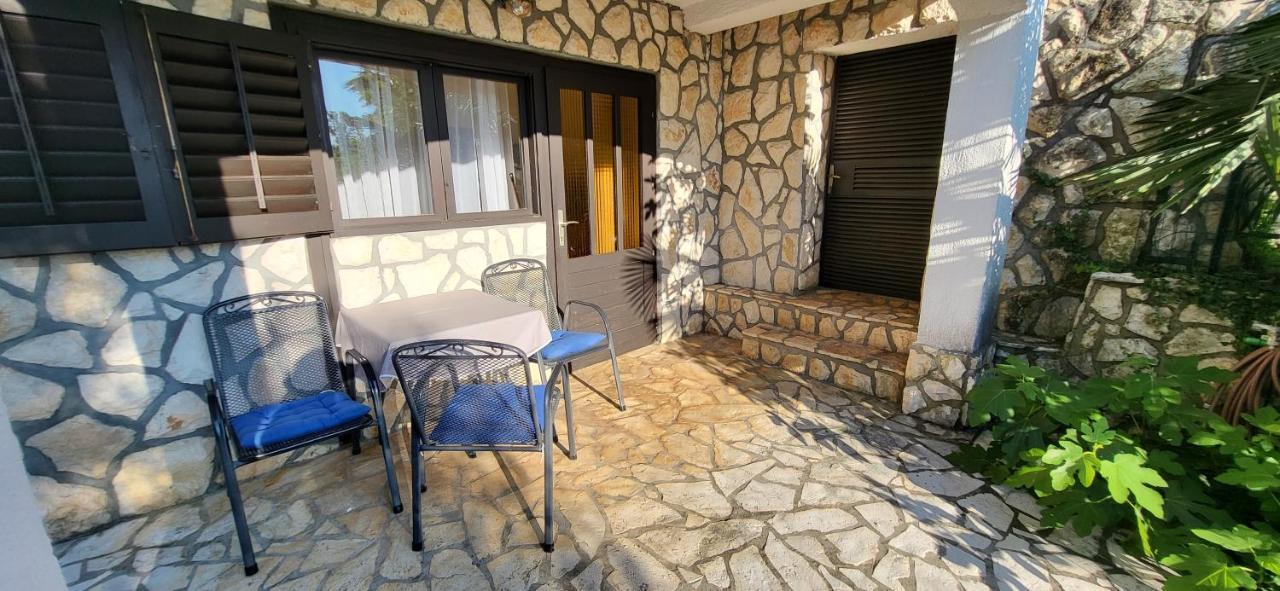 Apartments Italo By El-Pi Tours Njivice Dış mekan fotoğraf